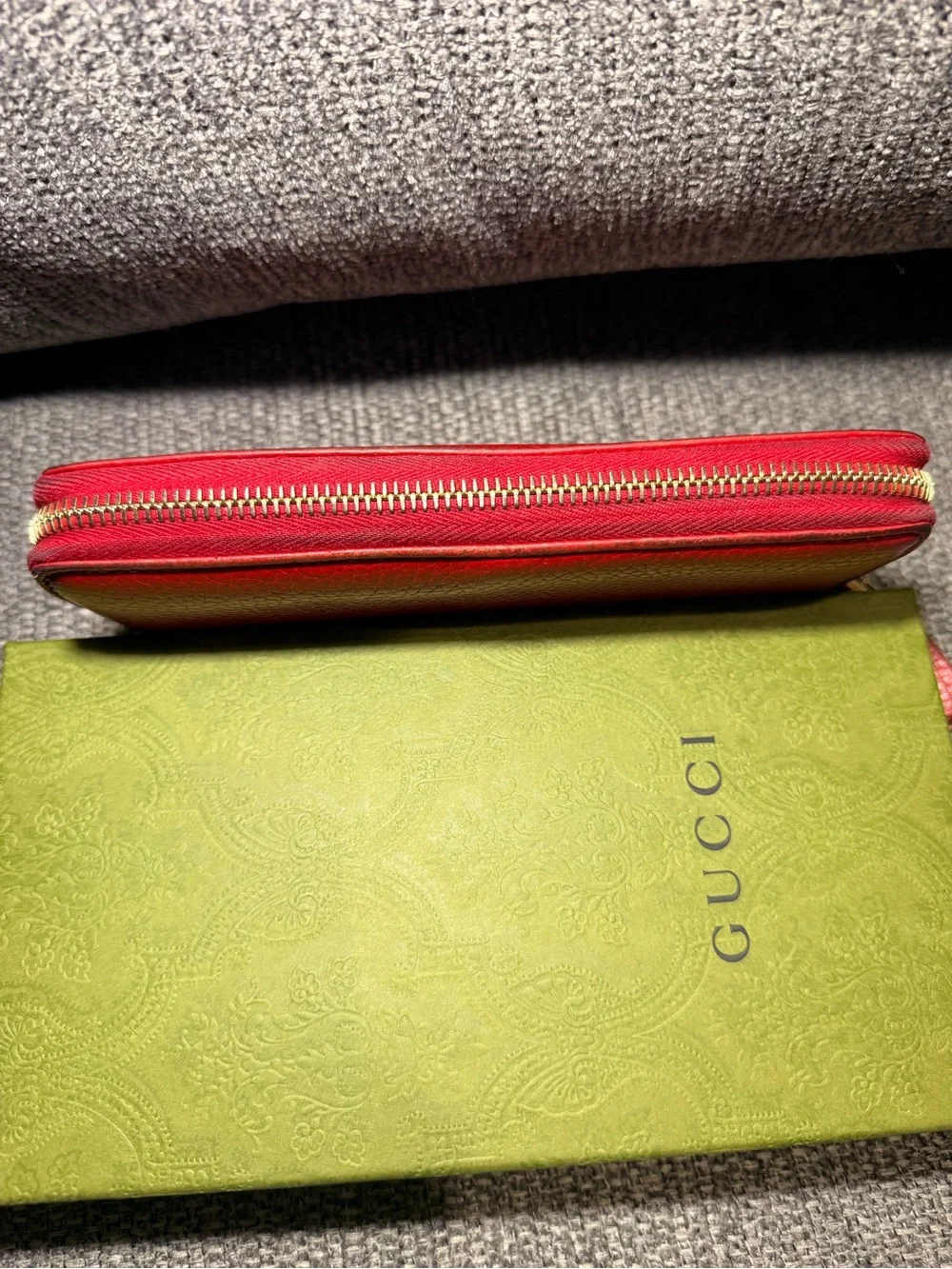 Gucci Soho GG logo zip-around Red Leather wallet Authentic